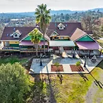Yosemite Gateway Sleeps 18 - Coarsegold Villa Near Bass Lake