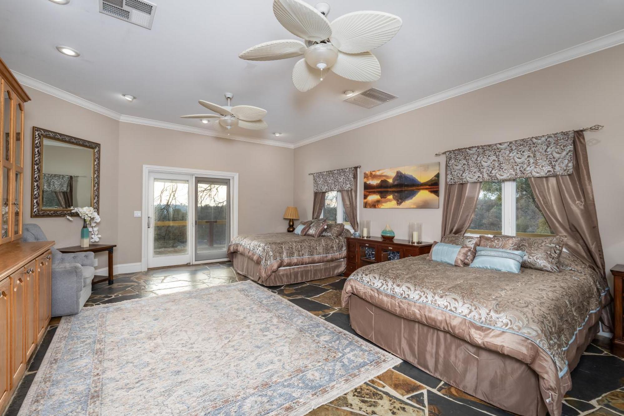 Yosemite Gateway Sleeps 18 - Near Bass Coarsegold