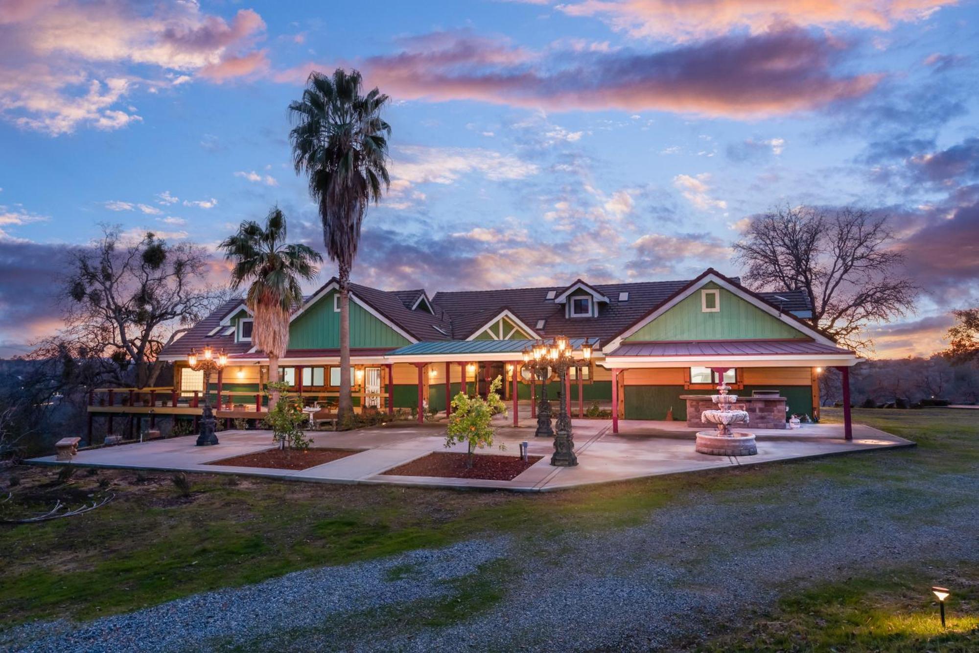 Yosemite Gateway Sleeps 18 - Near Bass Coarsegold