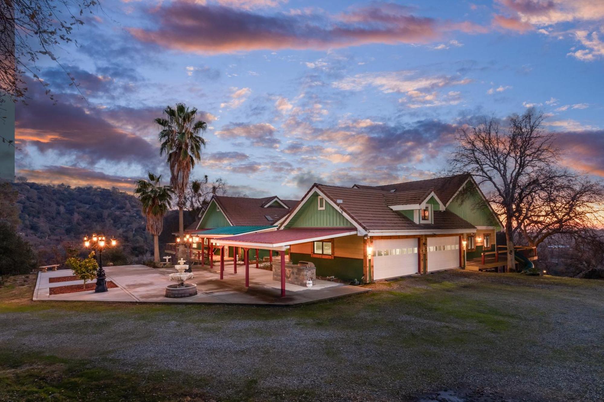 Yosemite Gateway Sleeps 18 - Near Bass Villa Coarsegold