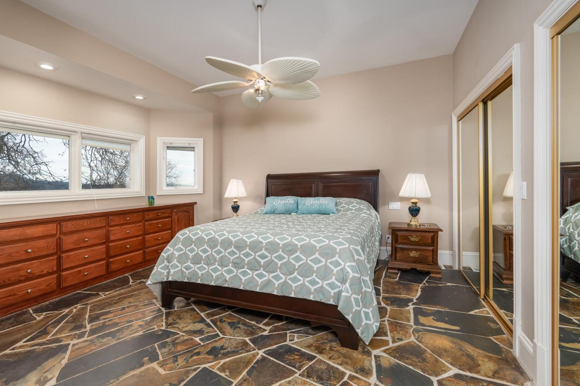 Yosemite Gateway Sleeps 18 - Near Bass Villa