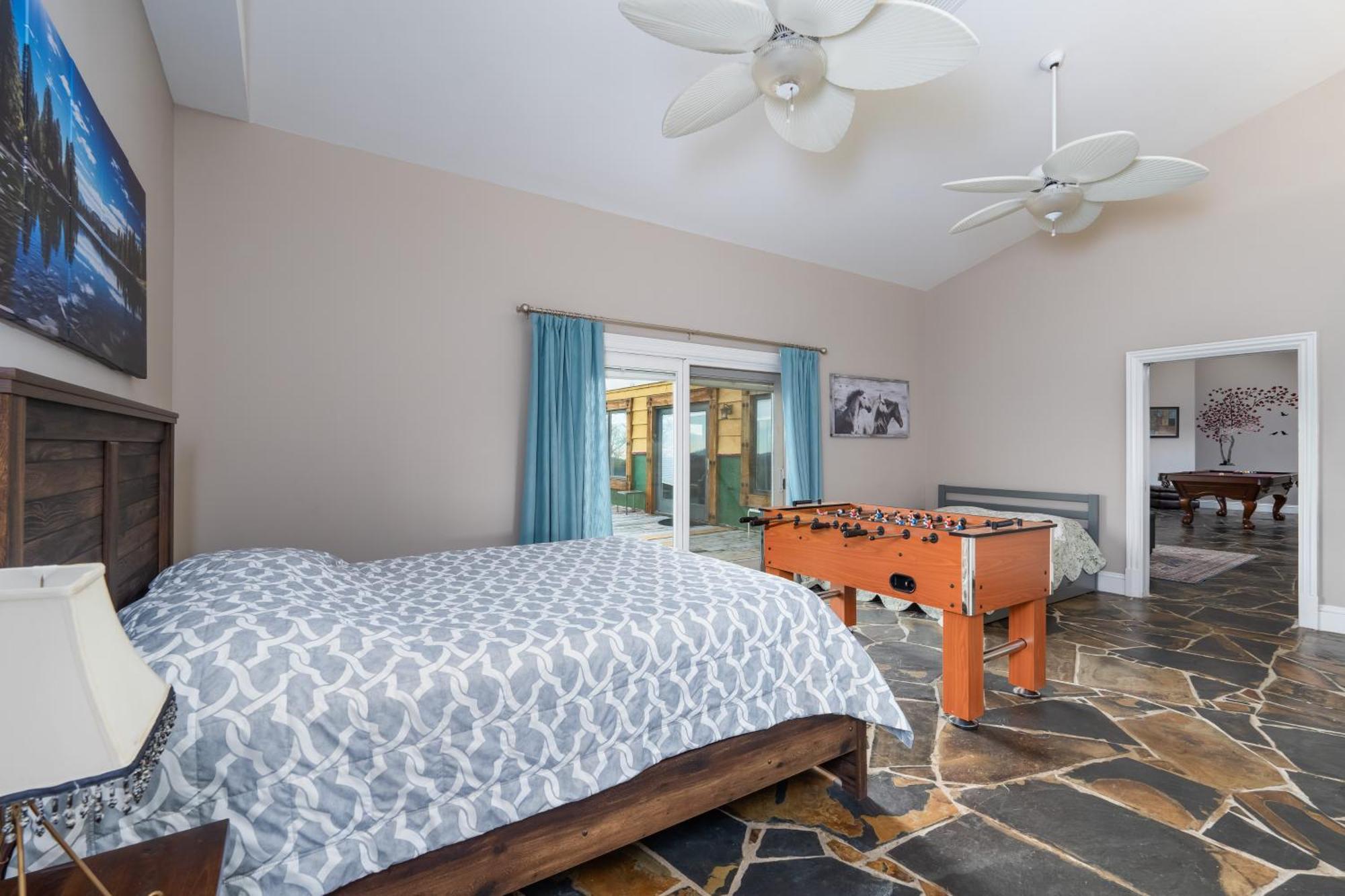 Villa Yosemite Gateway Sleeps 18 - Near Bass Coarsegold