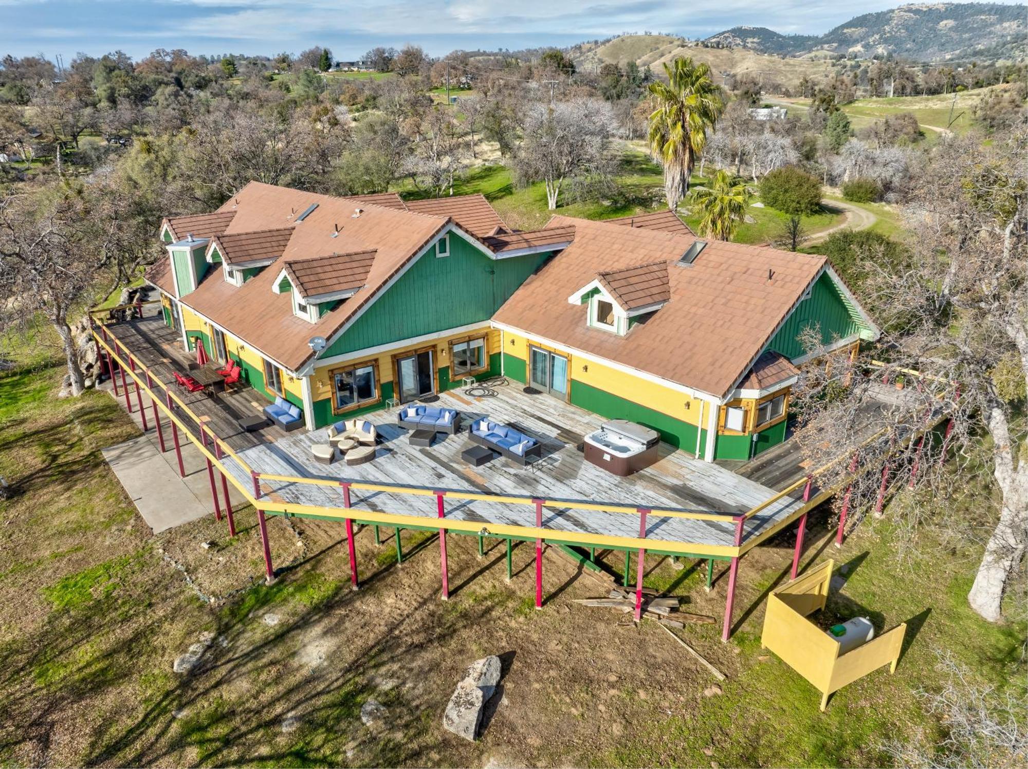 Villa Yosemite Gateway Sleeps 18 - Near Bass *